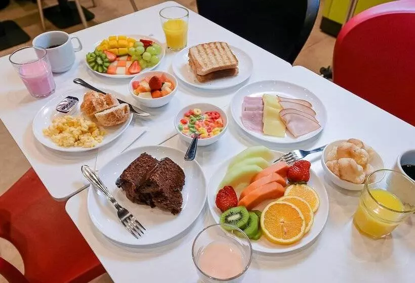 ホテル Ibis Budget Santos Gonzaga