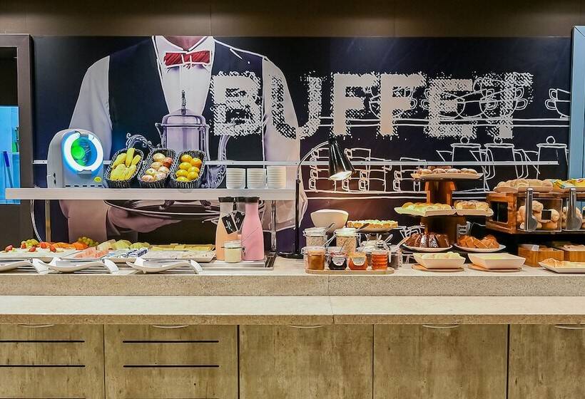 בית מלון כפרי Ibis Budget Santos Gonzaga