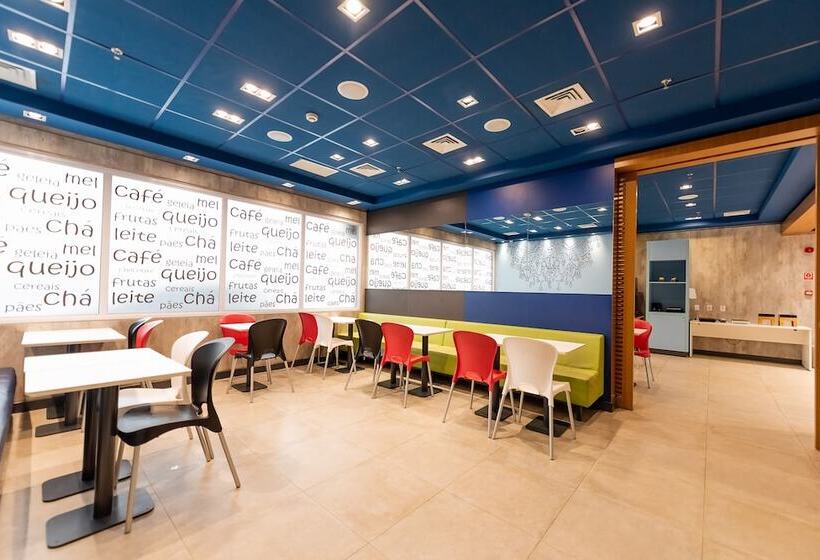 בית מלון כפרי Ibis Budget Santos Gonzaga