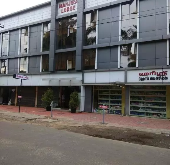 Hotelli Manjira Lodge