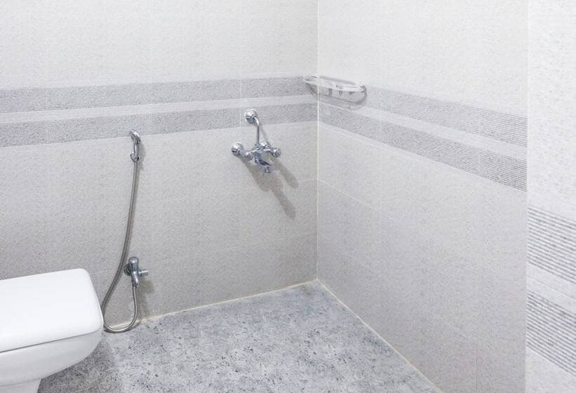 هتل Treebo Trip Annaya Royals Lucknow