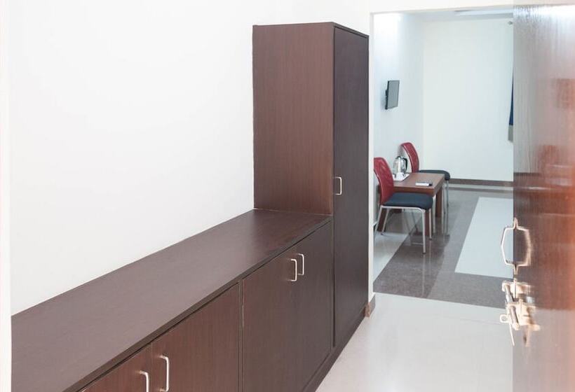 هتل Treebo Trip Annaya Royals Lucknow