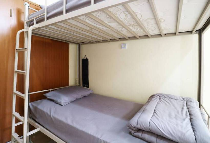 Maharani Guesthouse Tebet Syariah Hostel