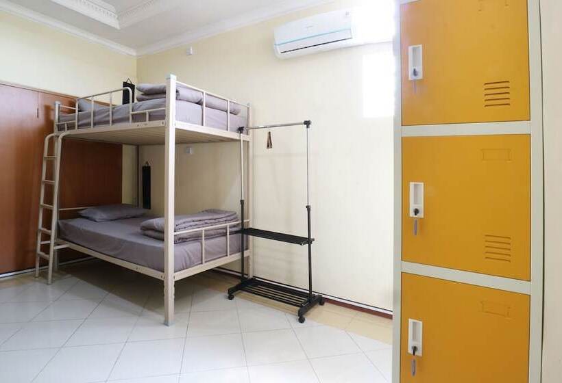 Maharani Guesthouse Tebet Syariah Hostel