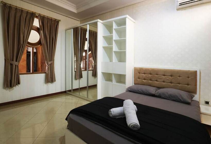 Maharani Guesthouse Tebet Syariah Hostel