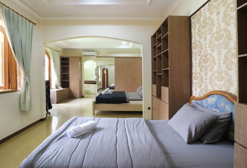 Maharani Guesthouse Tebet Syariah Hostel