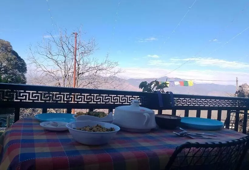 ベッドアンドブレックファースト Himalayan View Stay