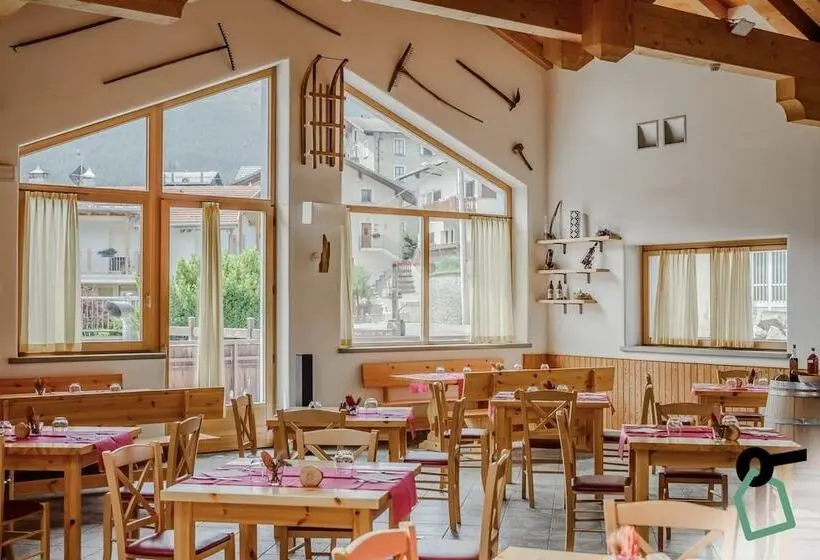 ホテル Hotiday Bormio Valdidentro