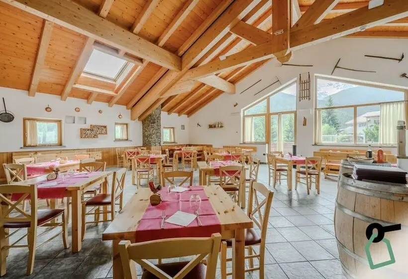 ホテル Hotiday Bormio Valdidentro