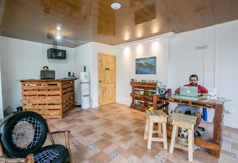 Arenal Container Hostel