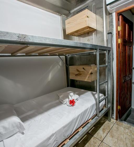 Arenal Container Hostel