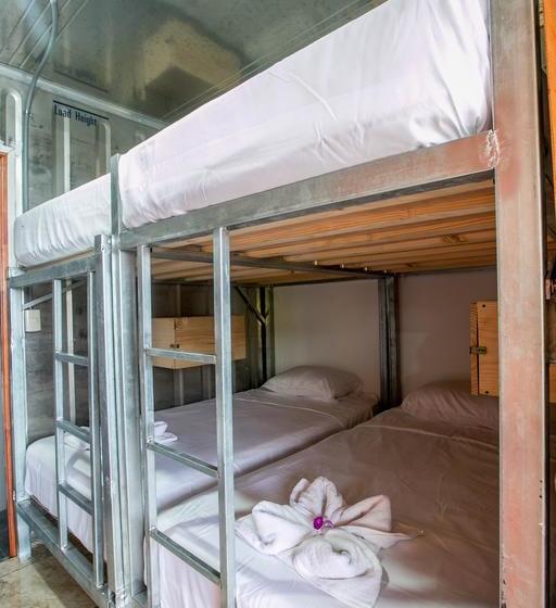 Arenal Container Hostel