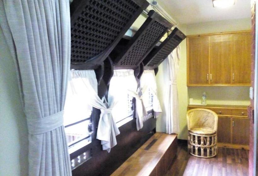 تختخواب و صبحانه Green Tara Heritage Home