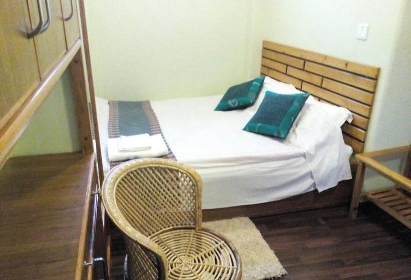 تختخواب و صبحانه Green Tara Heritage Home