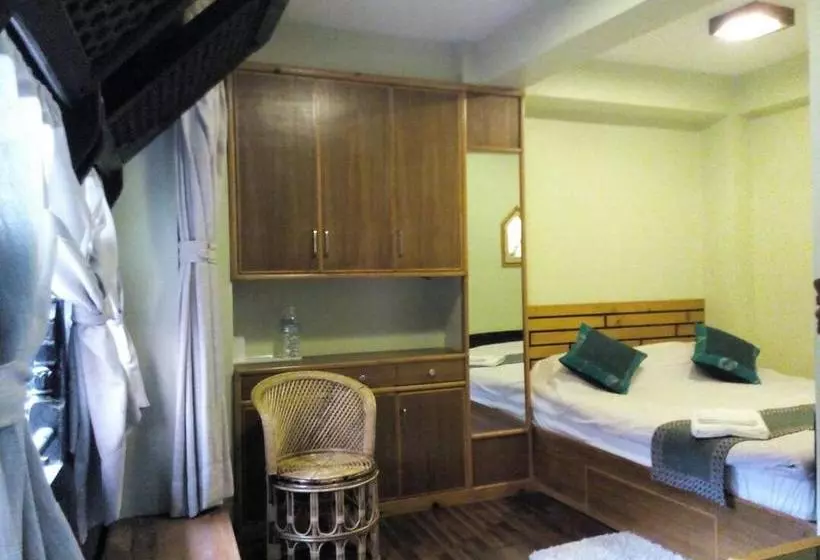تختخواب و صبحانه Green Tara Heritage Home