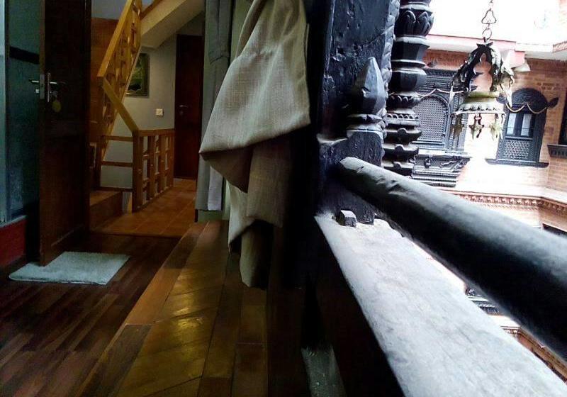 تختخواب و صبحانه Green Tara Heritage Home