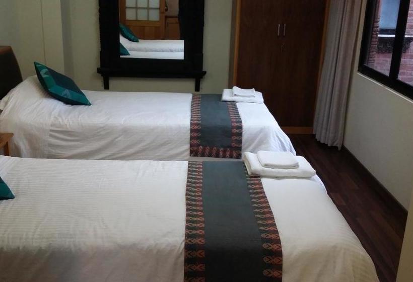 تختخواب و صبحانه Green Tara Heritage Home