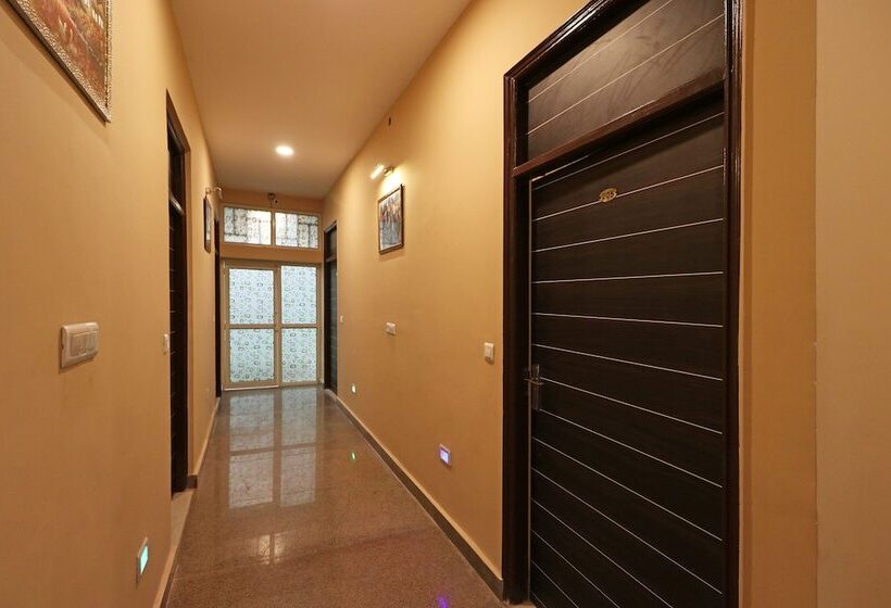 Hotel Fabexpress Gross Plaza