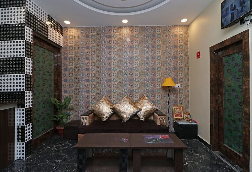 Hotel Fabexpress Gross Plaza