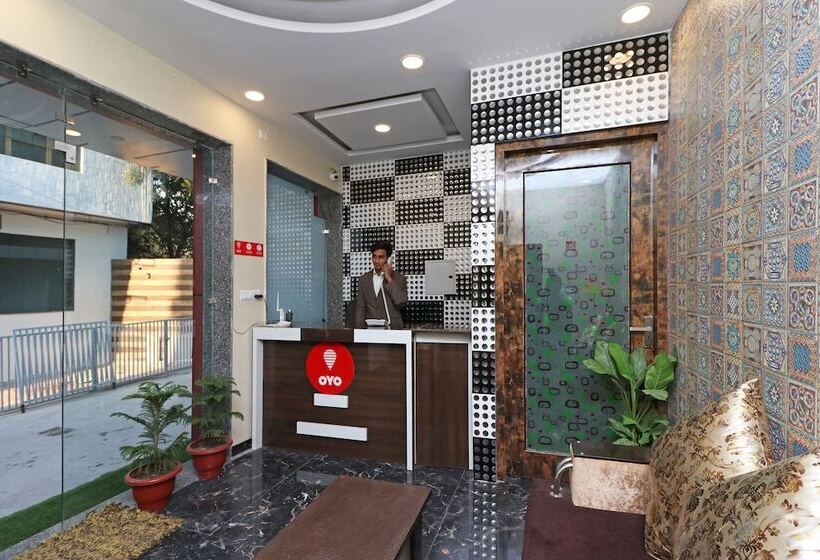 Hotel Fabexpress Gross Plaza