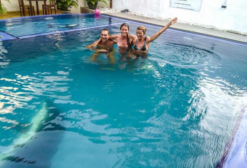 فندق Galle Camellia