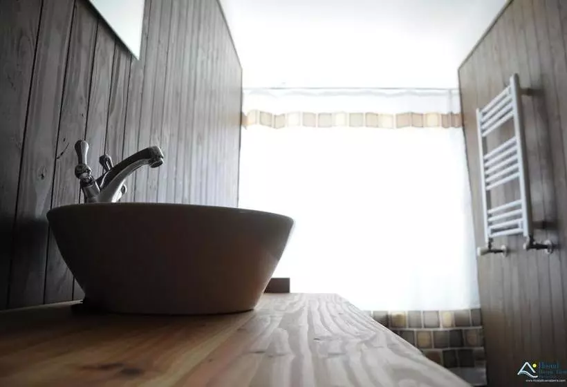 هتل Hostal Buena Tierra