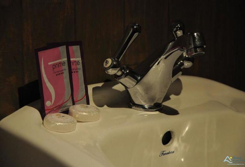 هتل Hostal Buena Tierra