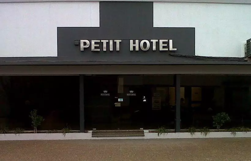 Hotel Petit