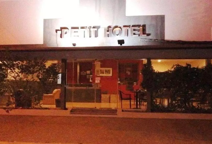 Hotel Petit
