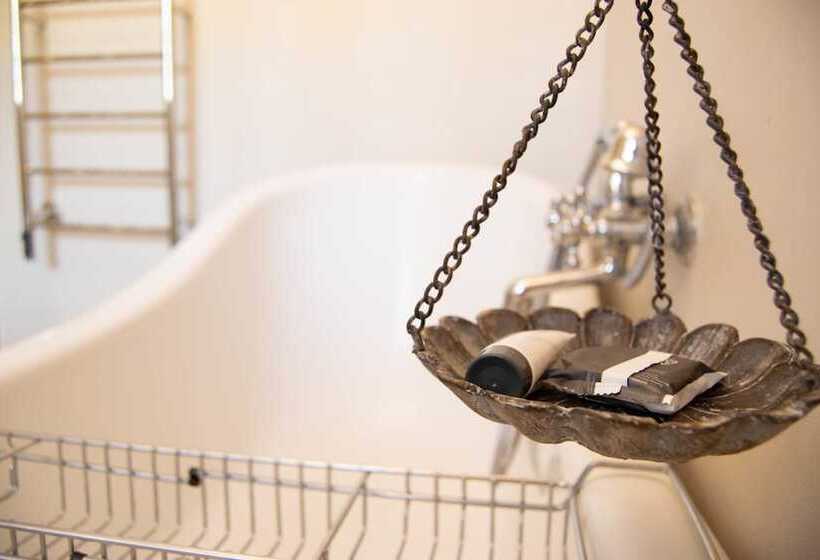 Отель The Fat Mulberry Guest Farm