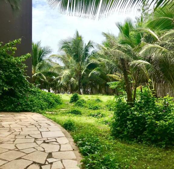 Oceanward Hotel & Resort