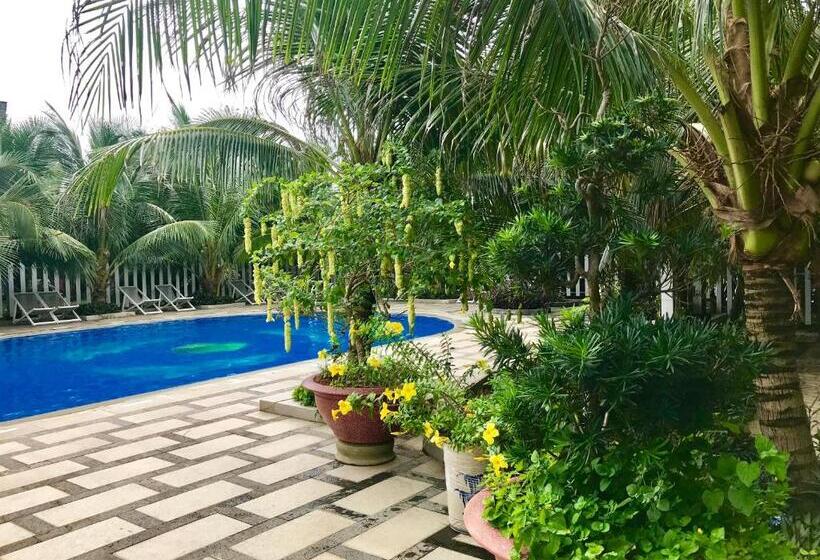 Oceanward Hotel & Resort