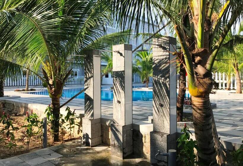 Oceanward Hotel & Resort