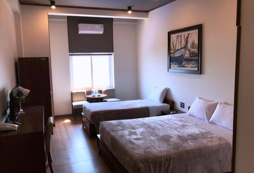 Oceanward Hotel & Resort