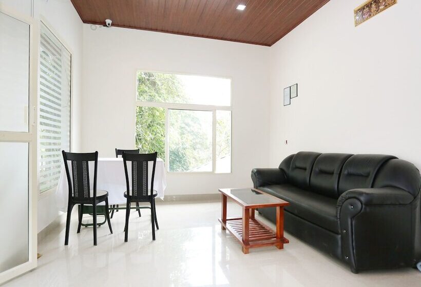 Oyo 10421 La Flora Resorts