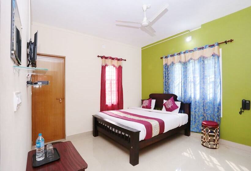 Oyo 10421 La Flora Resorts