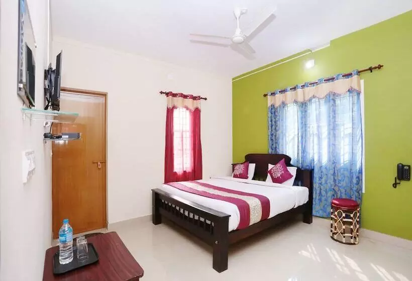 Oyo 10421 La Flora Resorts