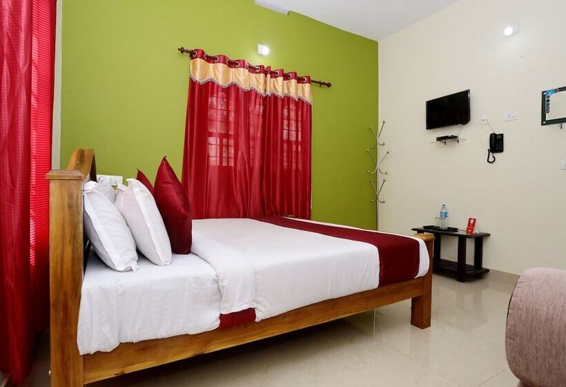 Oyo 10421 La Flora Resorts