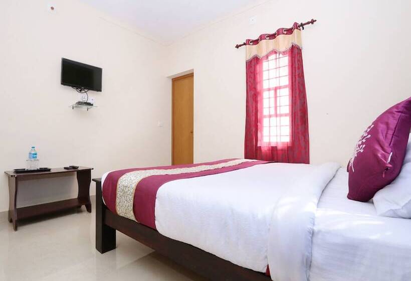 Oyo 10421 La Flora Resorts