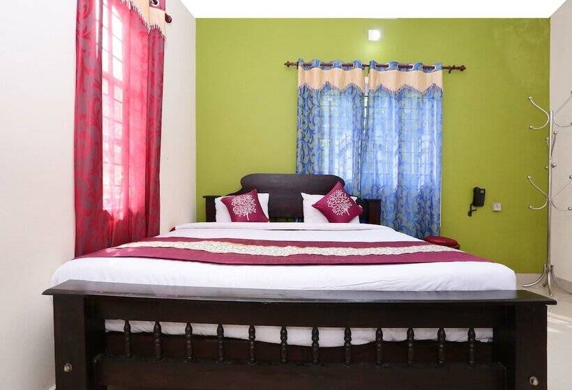 Oyo 10421 La Flora Resorts