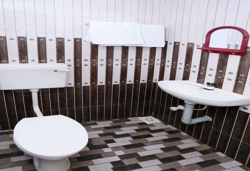 Oyo 10421 La Flora Resorts