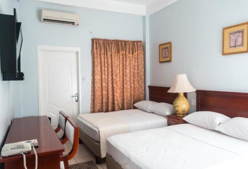 هتل Status International