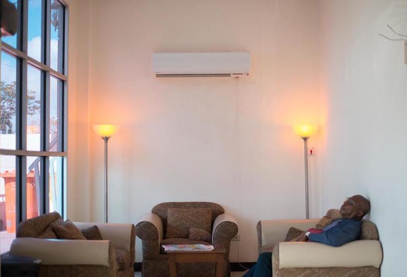 هتل Status International