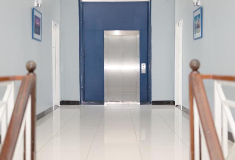 هتل Status International