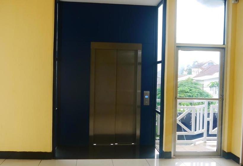 هتل Status International