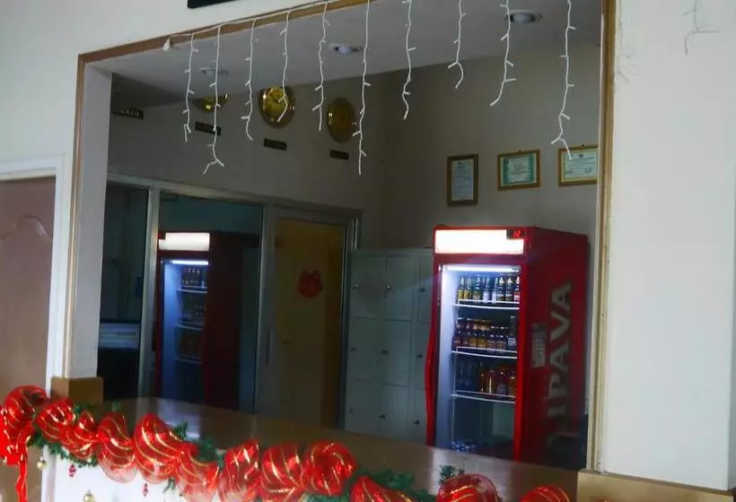 هتل Status International