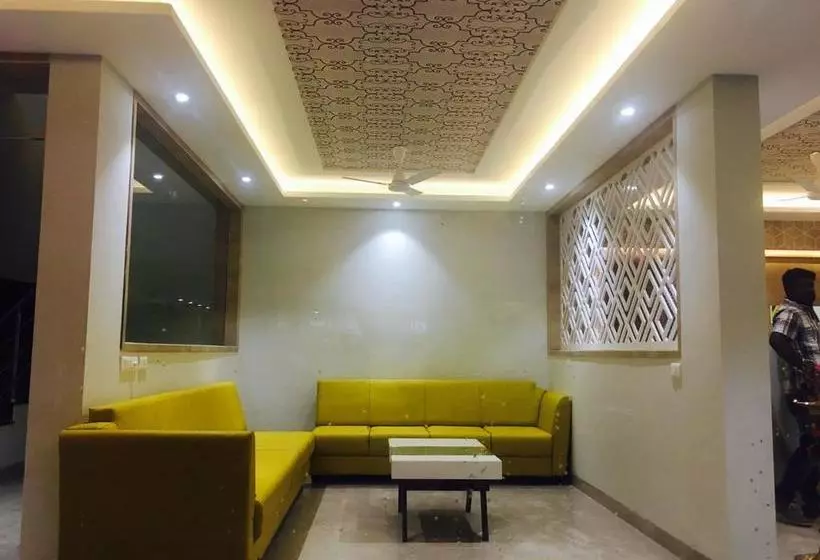 Hotelli The Palm Residency  Ariyanoor