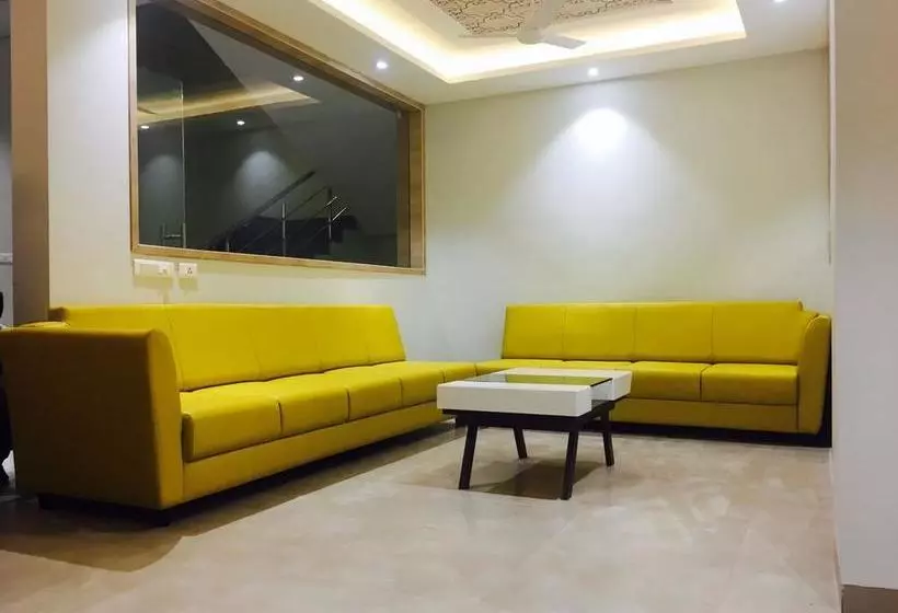 Hotelli The Palm Residency  Ariyanoor