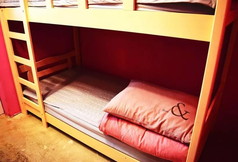 Sumsum Guest House   Hostel