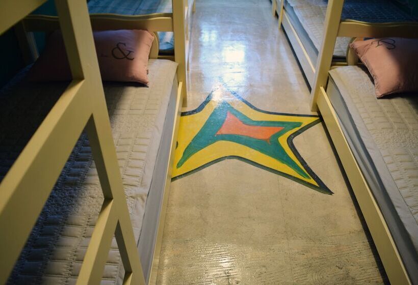 Sumsum Guest House   Hostel